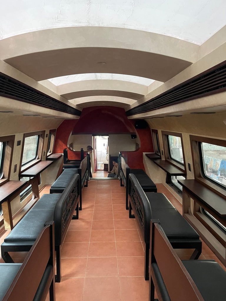 the train hanoi